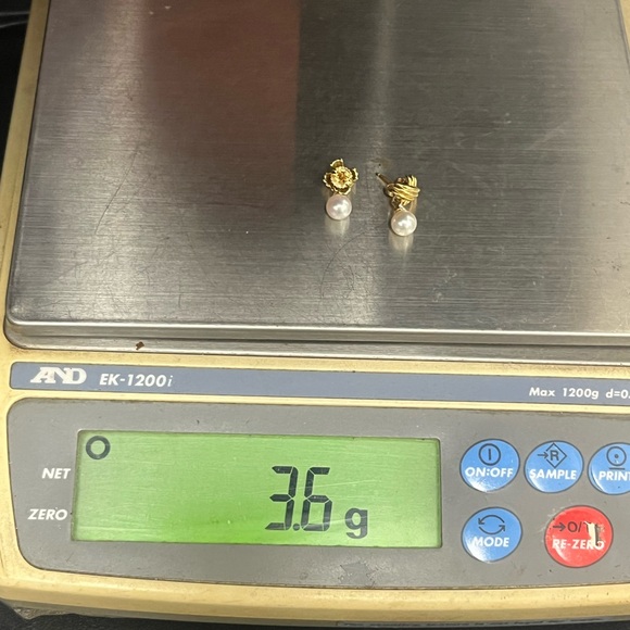 Tiffany & Co. 18K Yellow Gold Natural Pearl Diamond Earrings - Picture 3 of 6